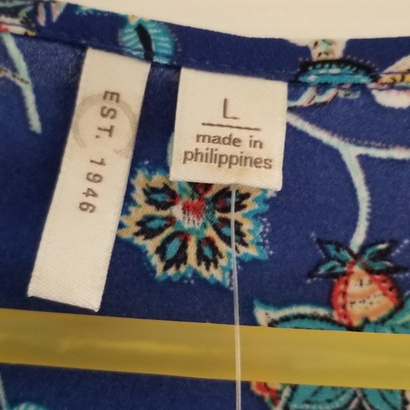 Top - Picture 2 of 3